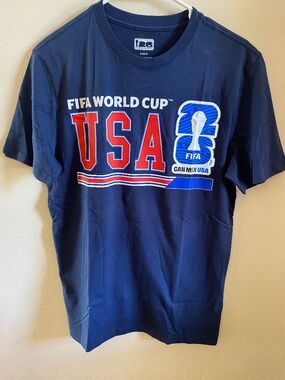 Mens FIFA World Cut USA 26 t-shirt Size Small